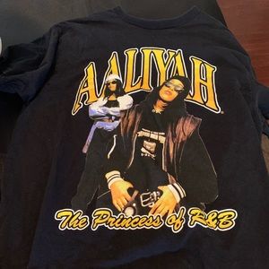 aaliyah graphic tee, M